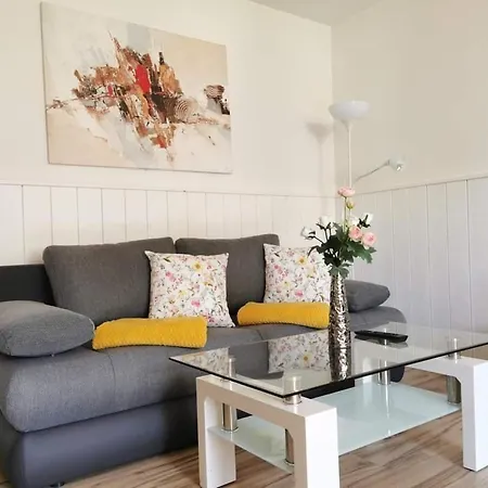 Gokaprun Mit Blick Auf Berge * Kaprun