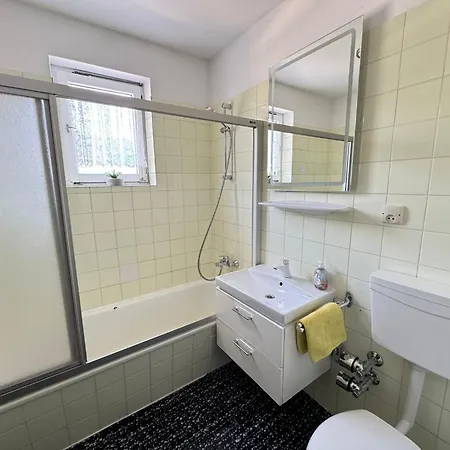 Gokaprun Mit Blick Auf Berge * 卡普伦