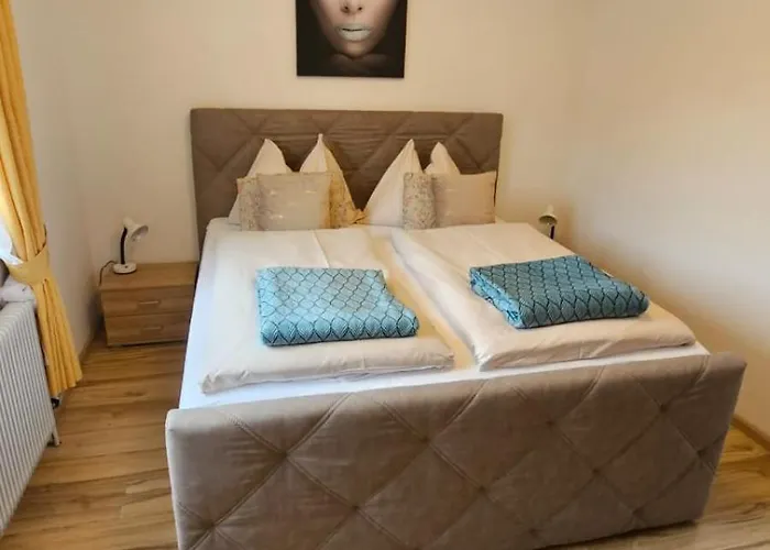 Gokaprun Mit Blick Auf Berge 卡普伦