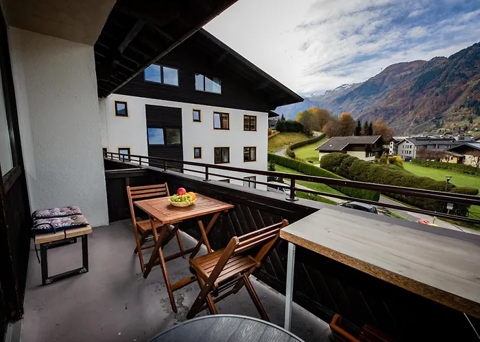 Gokaprun Mit Blick Auf Berge * 卡普伦