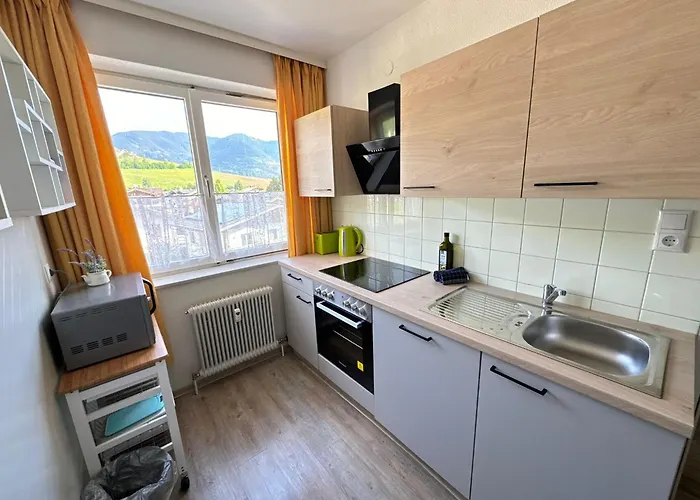 Gokaprun Mit Blick Auf Berge 卡普伦