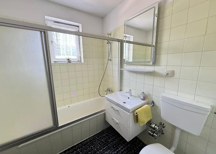 Gokaprun Mit Blick Auf Berge * Kaprun