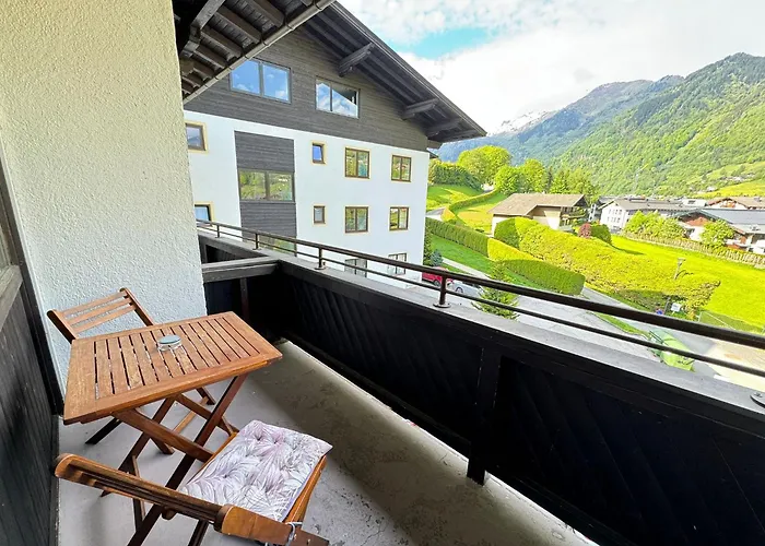 Gokaprun Mit Blick Auf Berge